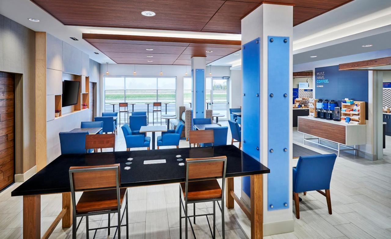 Holiday Inn Express & Suites Windsor East - Lakeshore By Ihg Tecumseh Extérieur photo