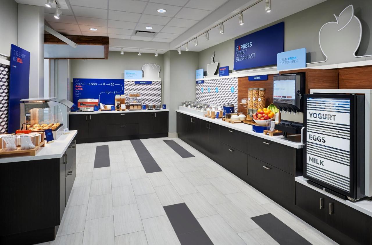 Holiday Inn Express & Suites Windsor East - Lakeshore By Ihg Tecumseh Extérieur photo