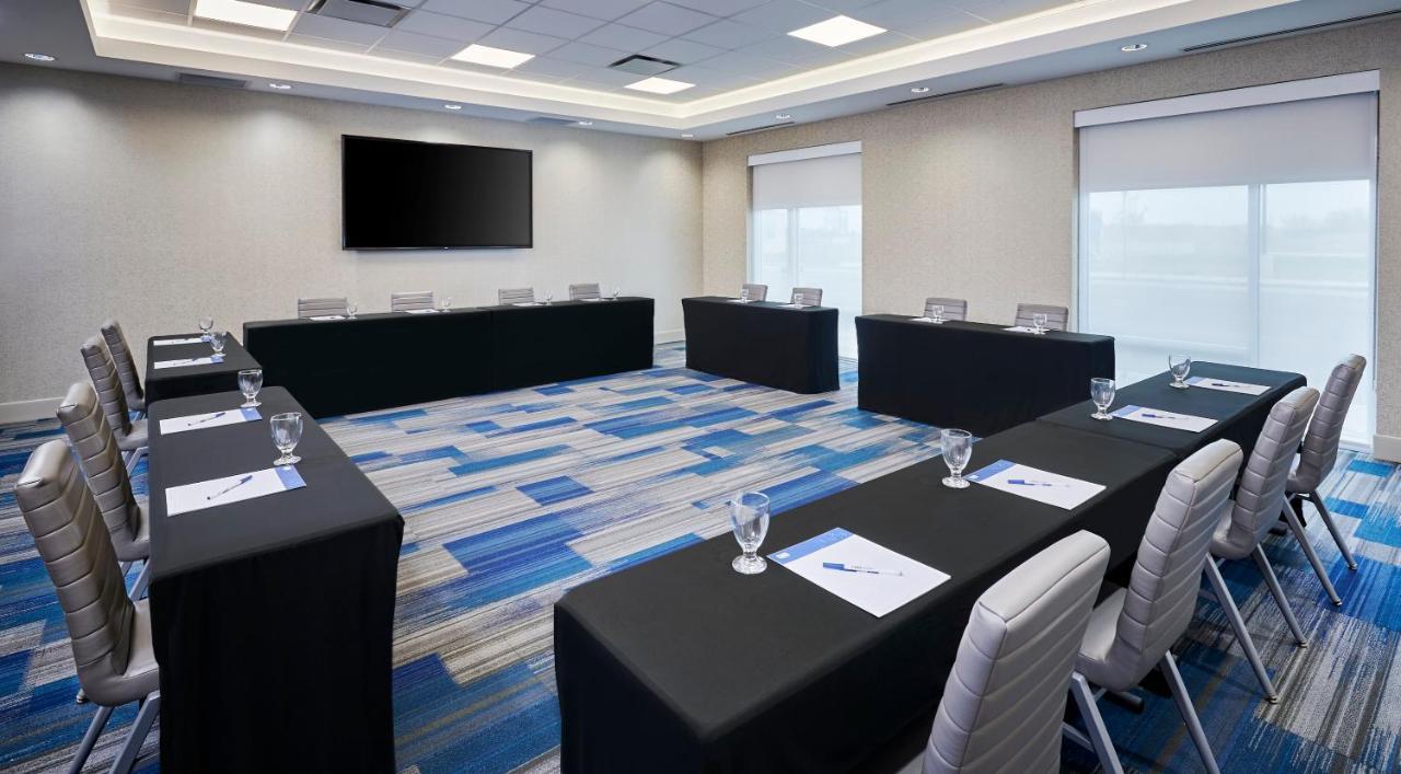 Holiday Inn Express & Suites Windsor East - Lakeshore By Ihg Tecumseh Extérieur photo