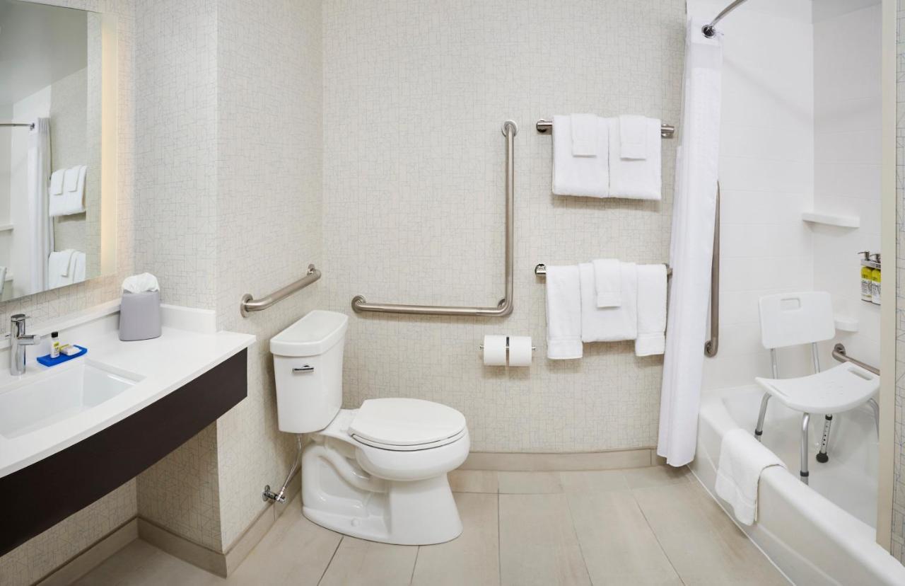 Holiday Inn Express & Suites Windsor East - Lakeshore By Ihg Tecumseh Extérieur photo