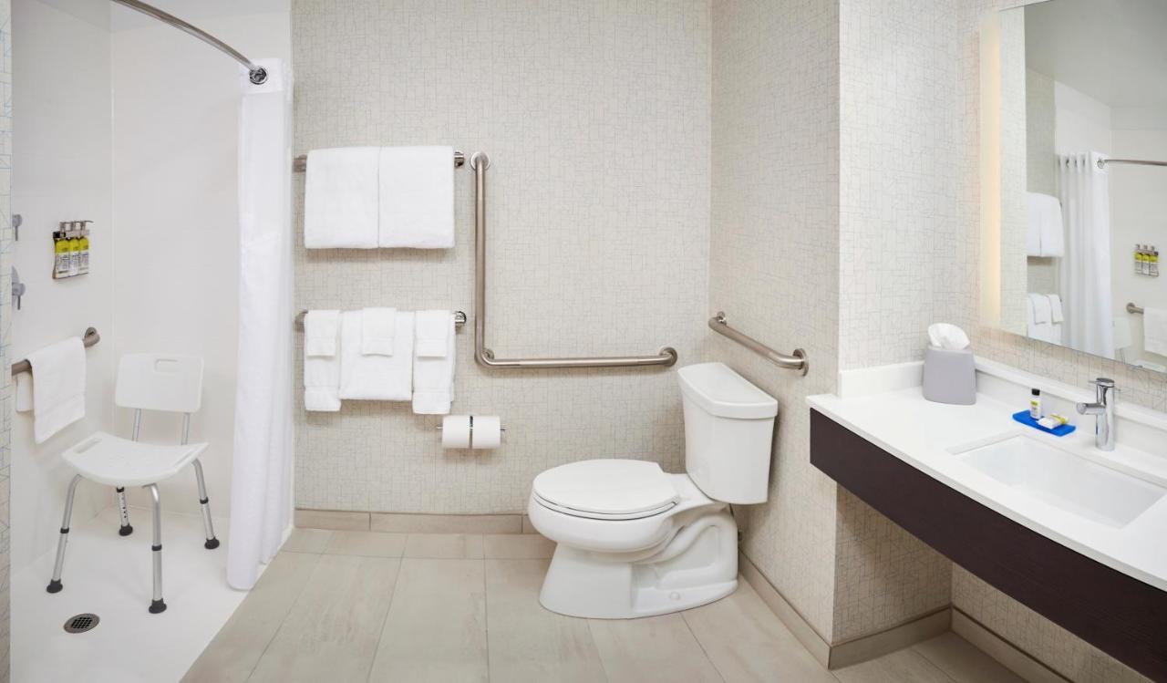 Holiday Inn Express & Suites Windsor East - Lakeshore By Ihg Tecumseh Extérieur photo