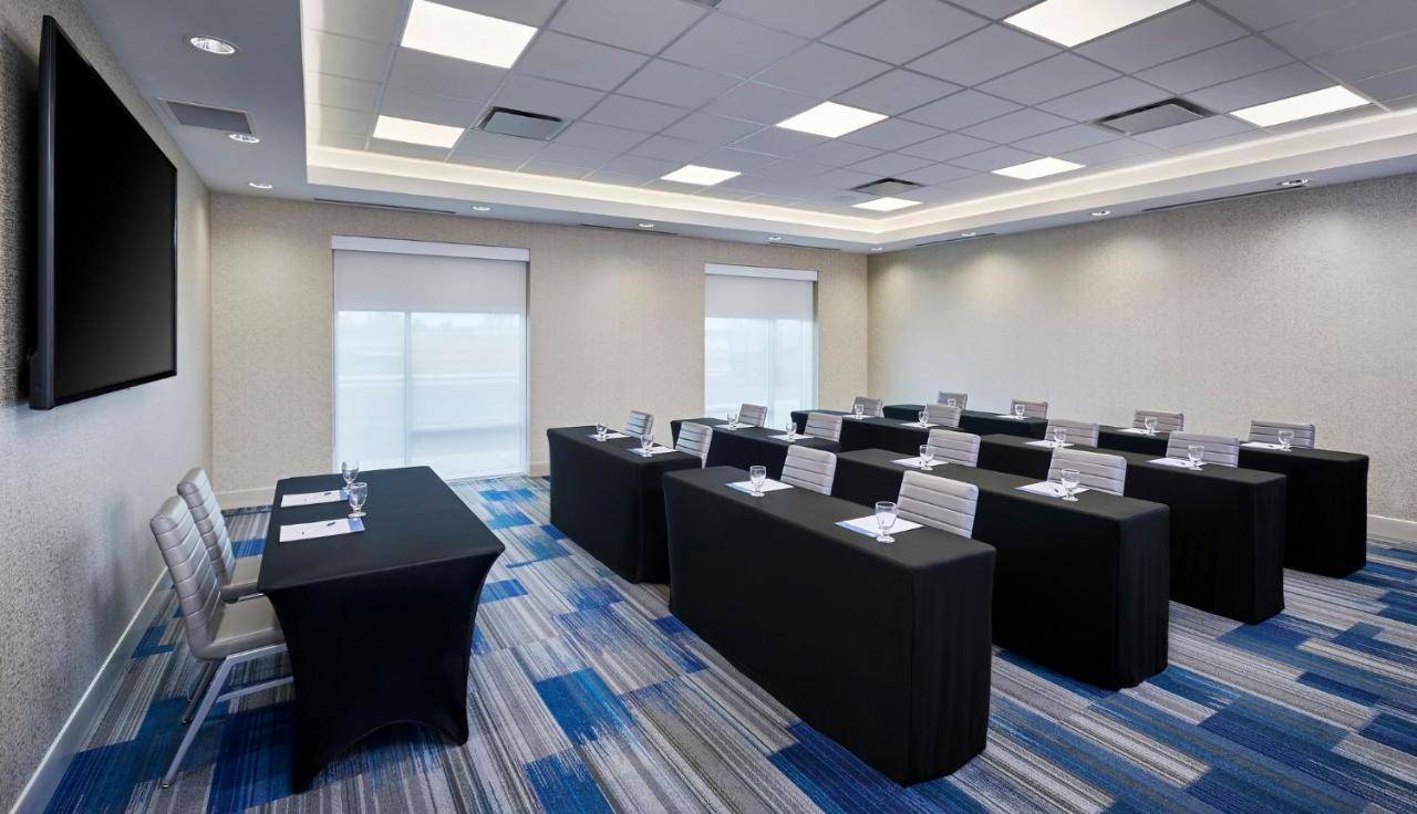 Holiday Inn Express & Suites Windsor East - Lakeshore By Ihg Tecumseh Extérieur photo